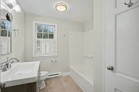 42 Country Road Hampstead NH 03826