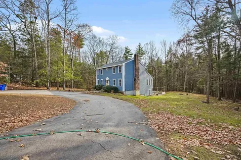 42 Country Road Hampstead NH 03826