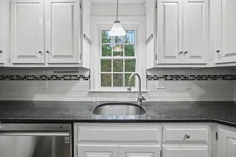 42 Country Road Hampstead NH 03826