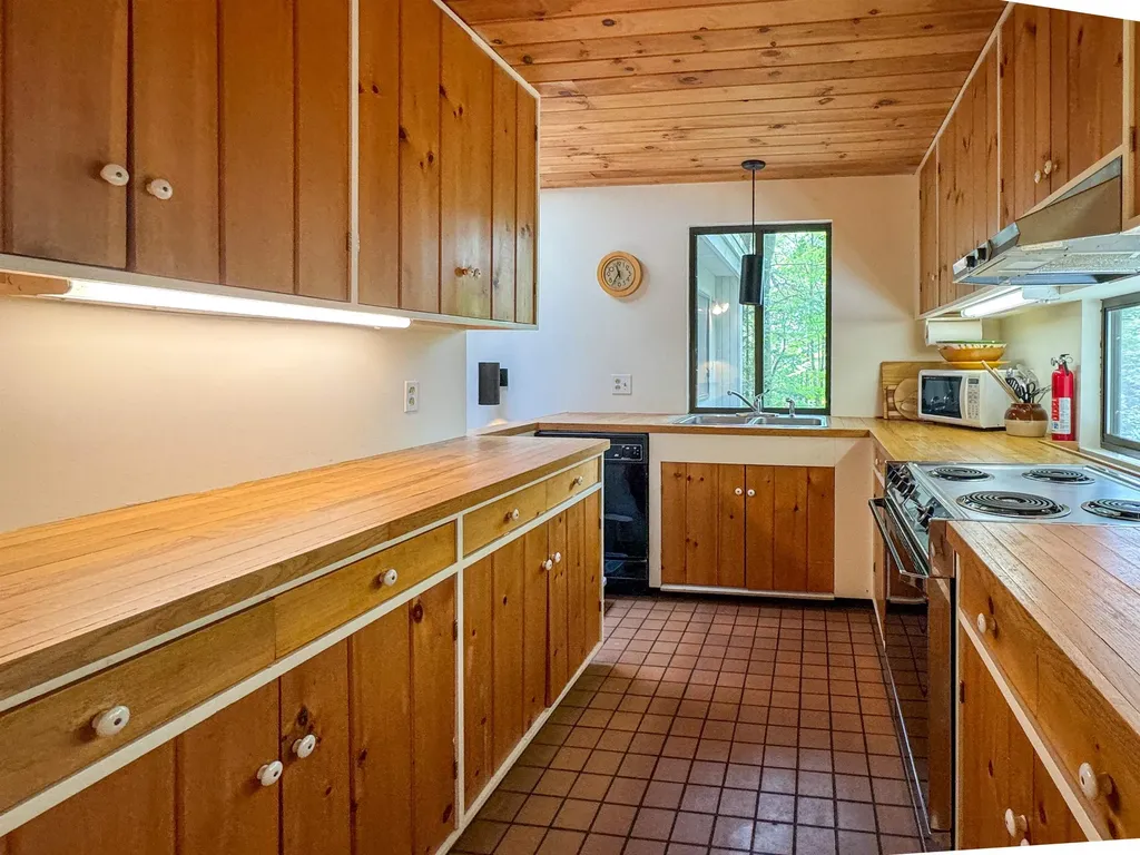 19 Deer Run Road Winhall VT 05340