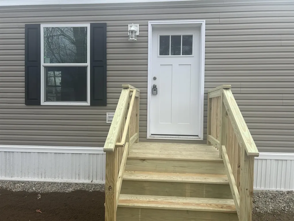 45 Crystal Springs Way Somersworth NH 03878