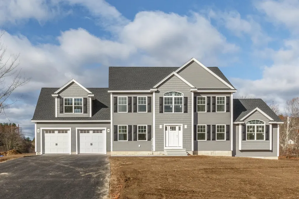 4 Haystack Circle Pelham NH 03076