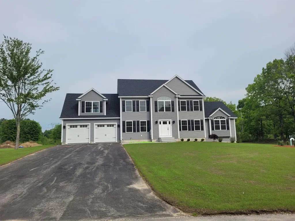 4 Haystack Circle Pelham NH 03076