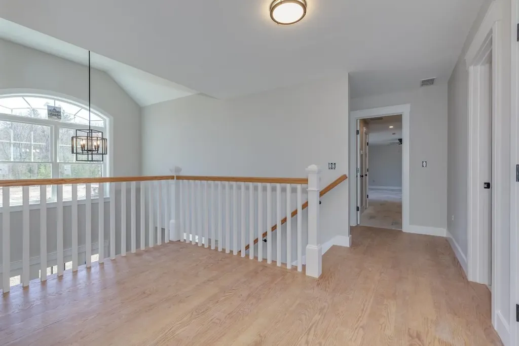 4 Haystack Circle Pelham NH 03076