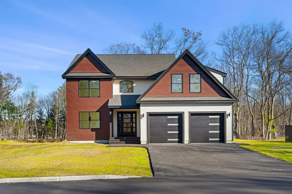 17 Lily Lane Londonderry NH 03053