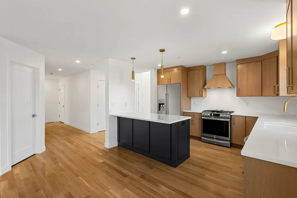 17 Lily Lane Londonderry NH 03053