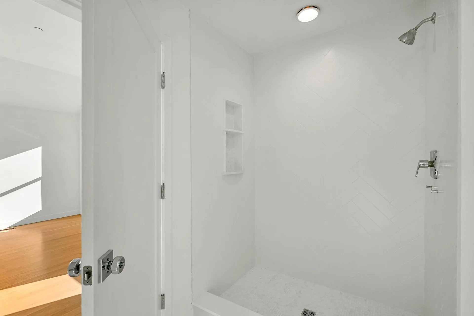 17 Lily Lane Londonderry NH 03053
