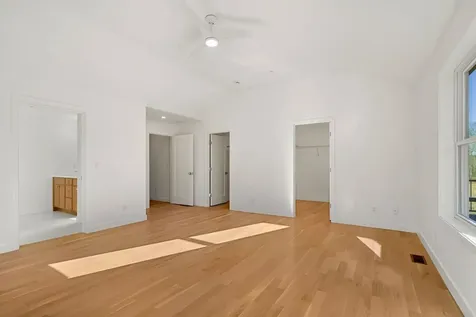 17 Lily Lane Londonderry NH 03053