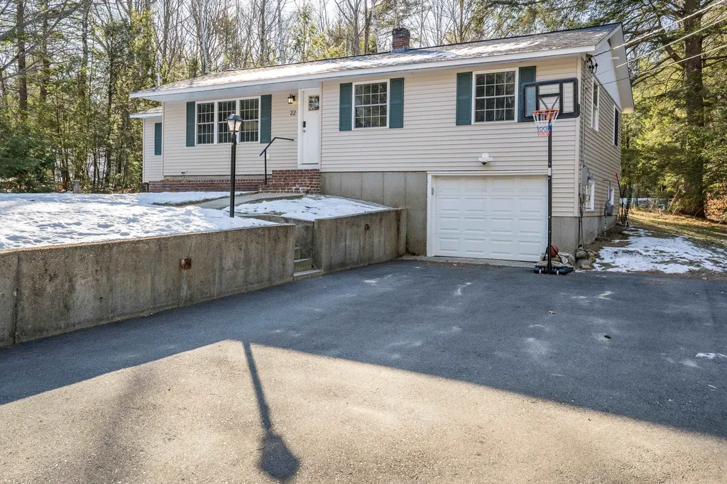 22 Bow Bog Road Bow NH 03304