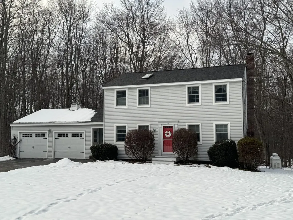 18 Christine Drive Atkinson NH 03811