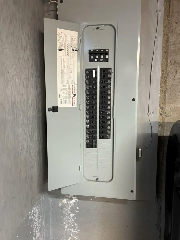 18 Christine Drive Atkinson NH 03811