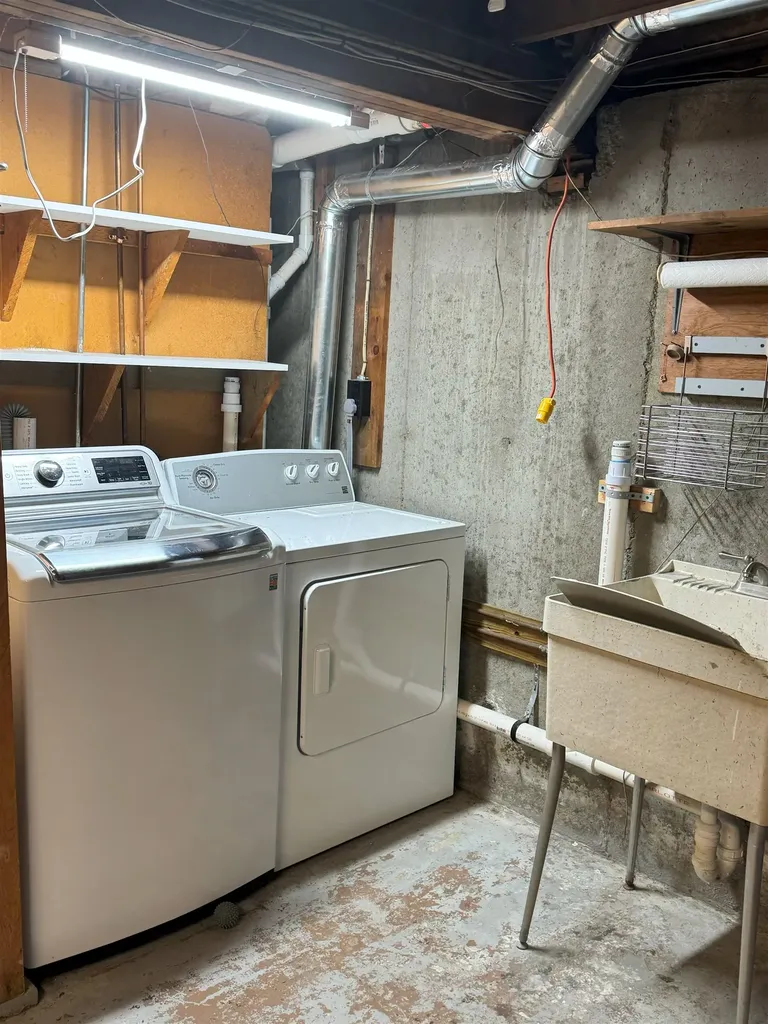 18 Christine Drive Atkinson NH 03811