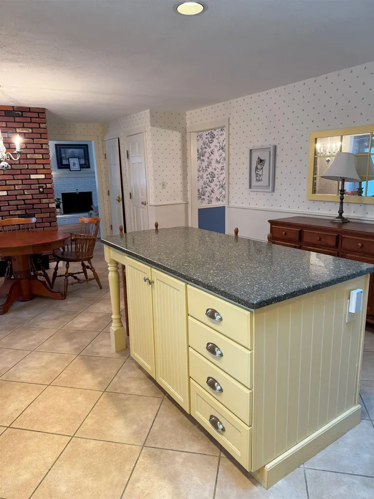 18 Christine Drive Atkinson NH 03811