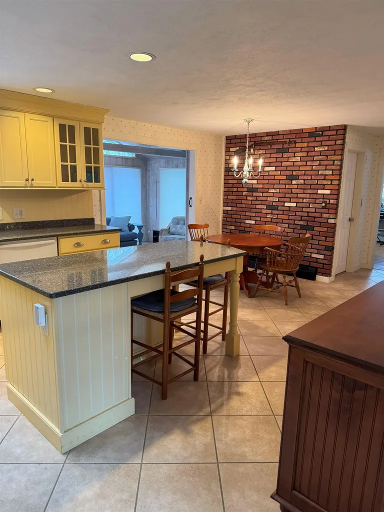 18 Christine Drive Atkinson NH 03811