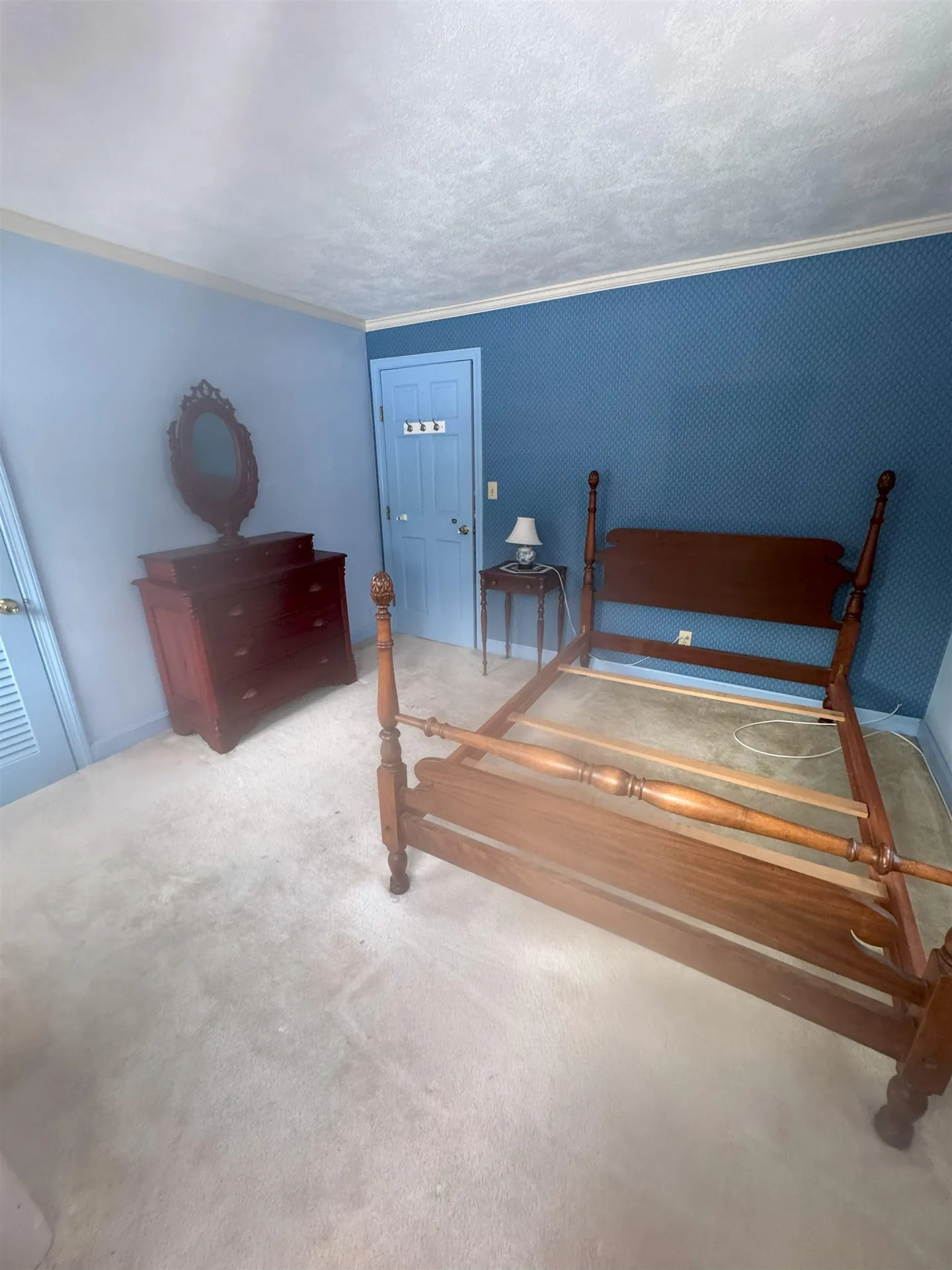 18 Christine Drive Atkinson NH 03811