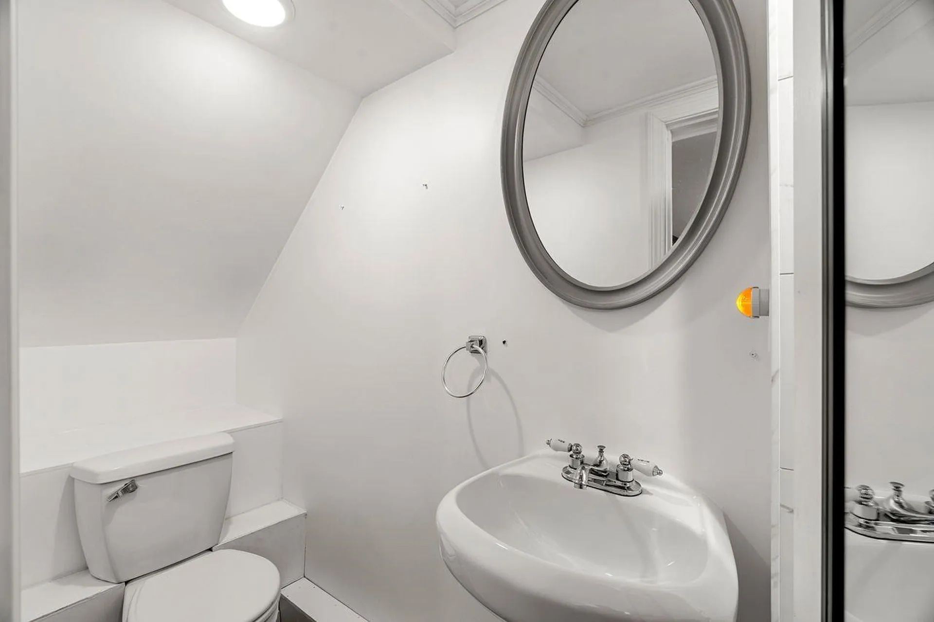 33 Cannongate Road Nashua NH 03063