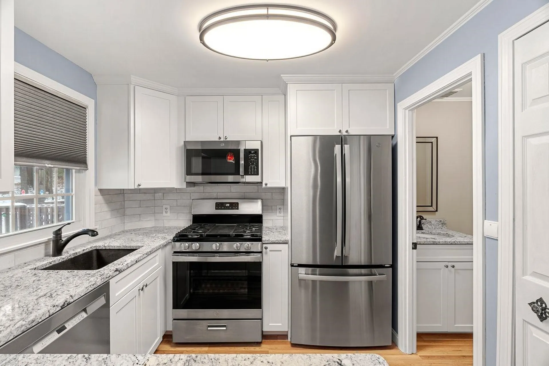 33 Cannongate Road Nashua NH 03063