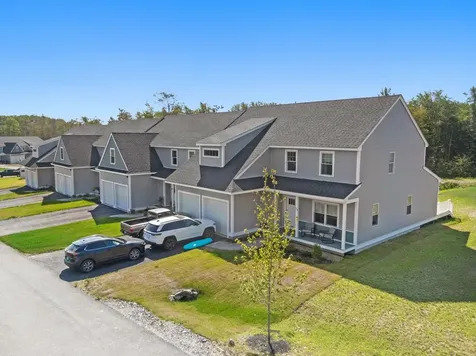 61 Driftwood Circle Sandown NH 03873