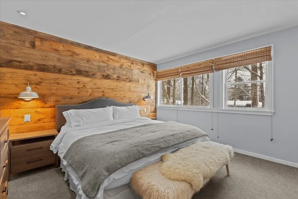 51 Tollhouse Lane Stowe VT 05672