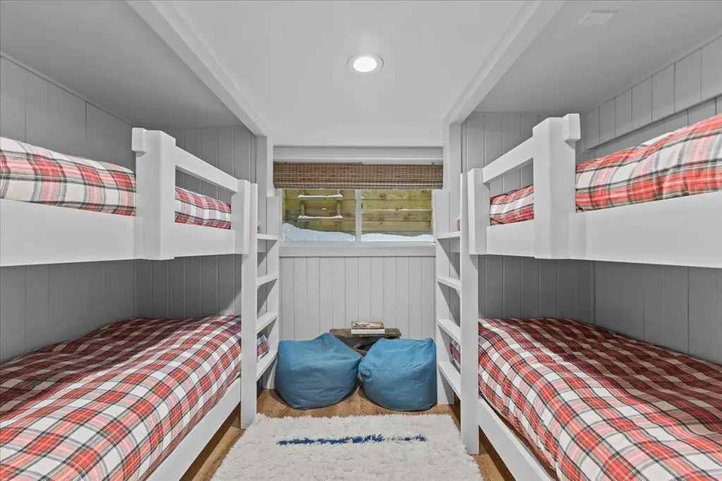 51 Tollhouse Lane Stowe VT 05672