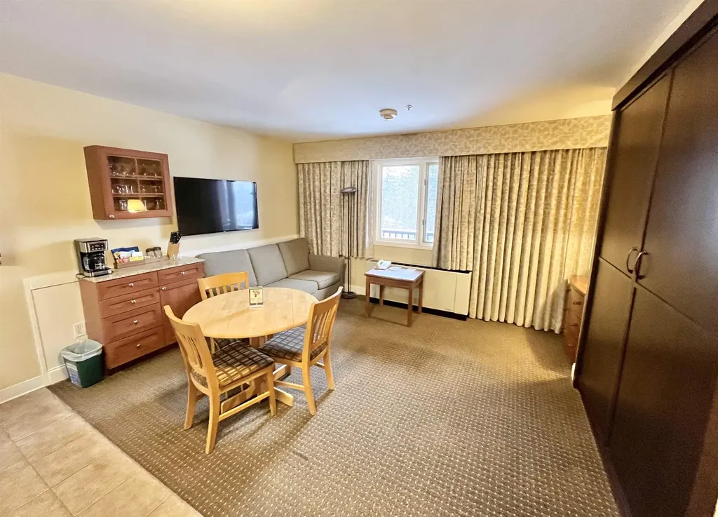 250/252 Q4, 89 Grand Summit Way Dover VT 05356