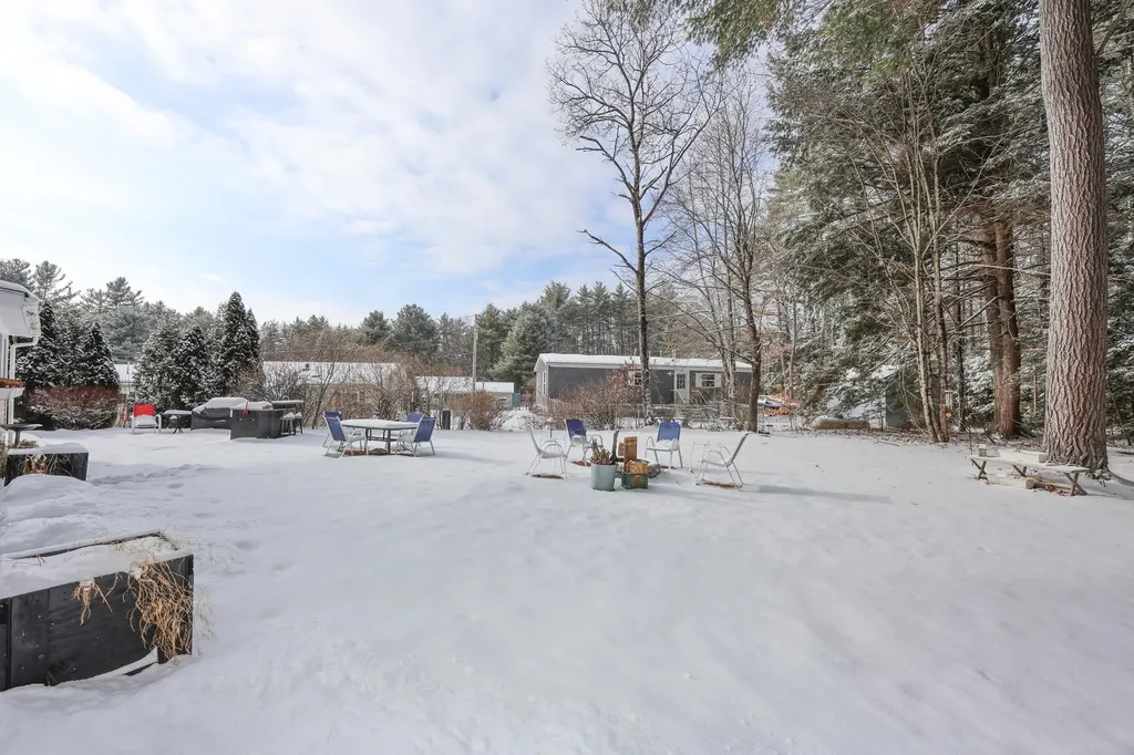 63 Evergreen Lane Hopkinton NH 03229
