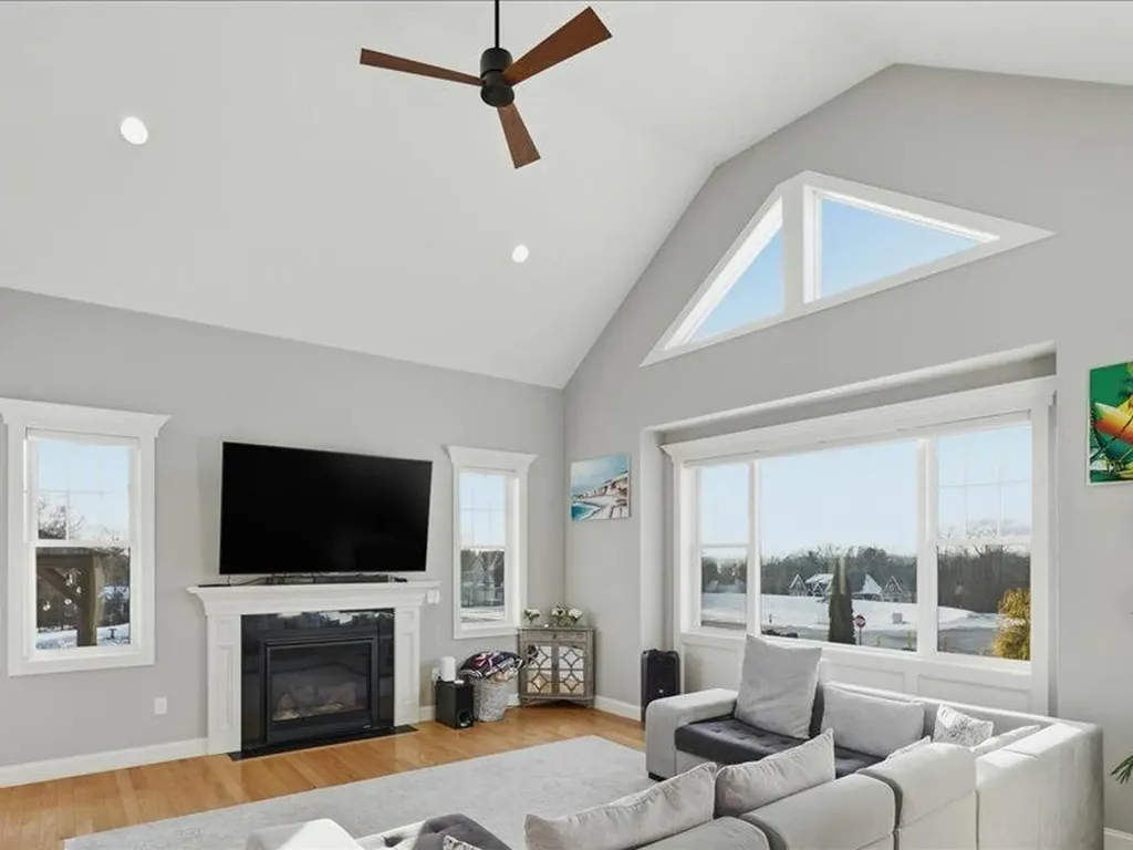 02 Aspen Drive Pelham NH 03076