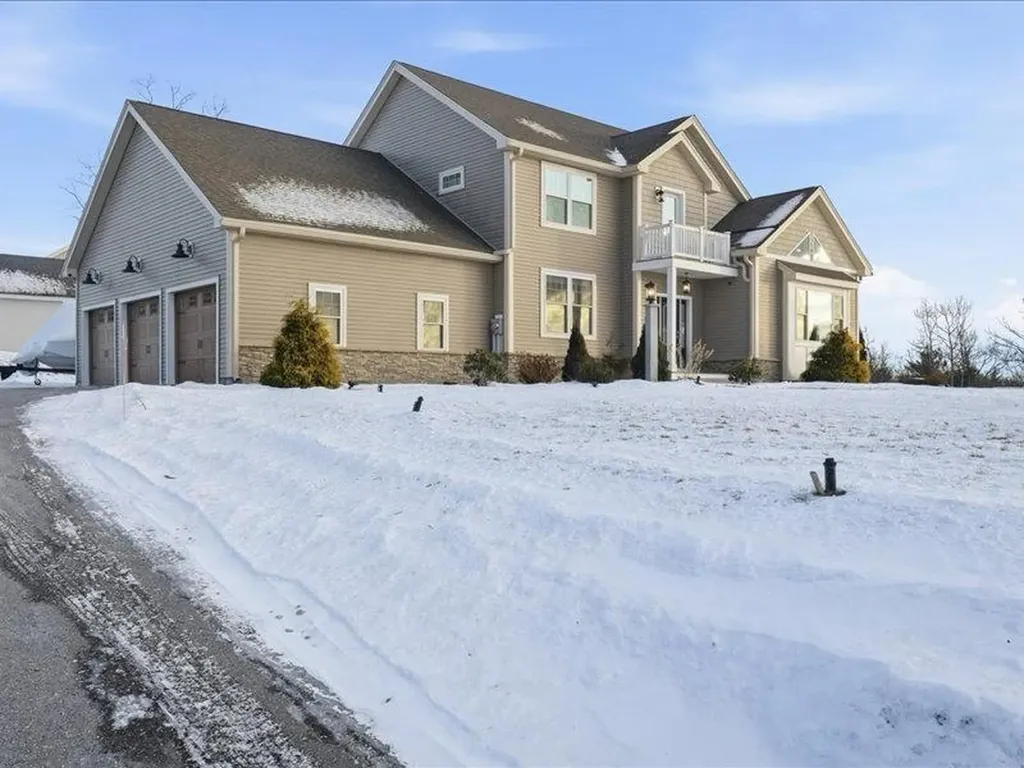 02 Aspen Drive Pelham NH 03076