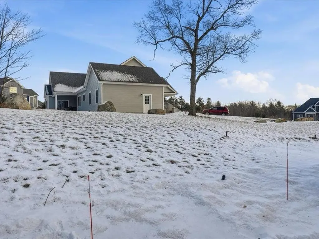 02 Aspen Drive Pelham NH 03076