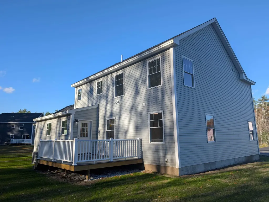 28 Pebble Court Barrington NH 03825