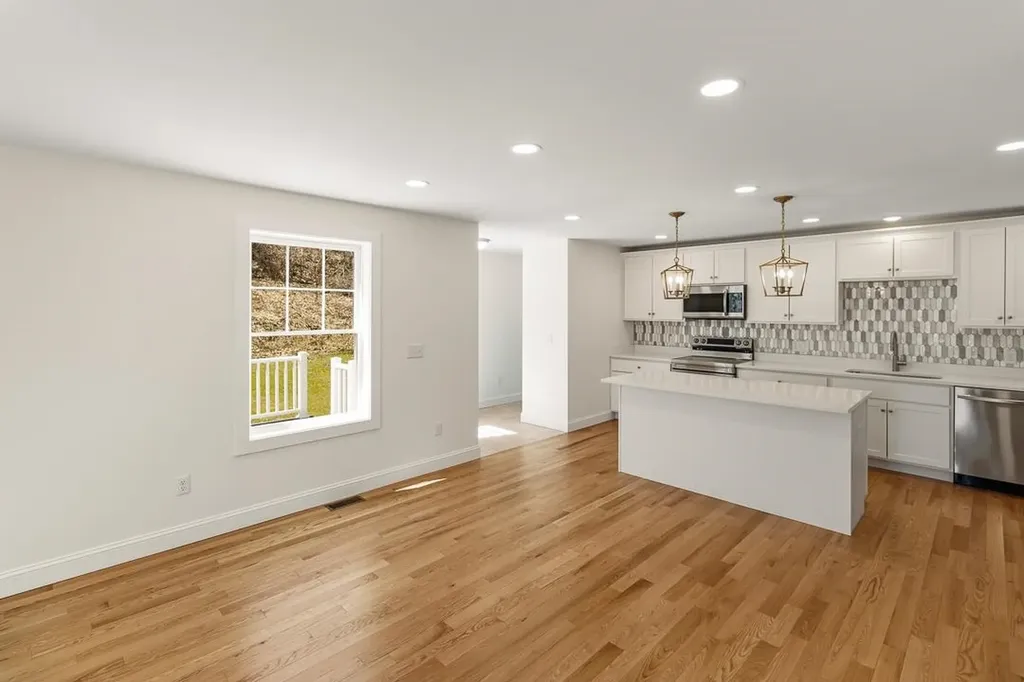 28 Pebble Court Barrington NH 03825