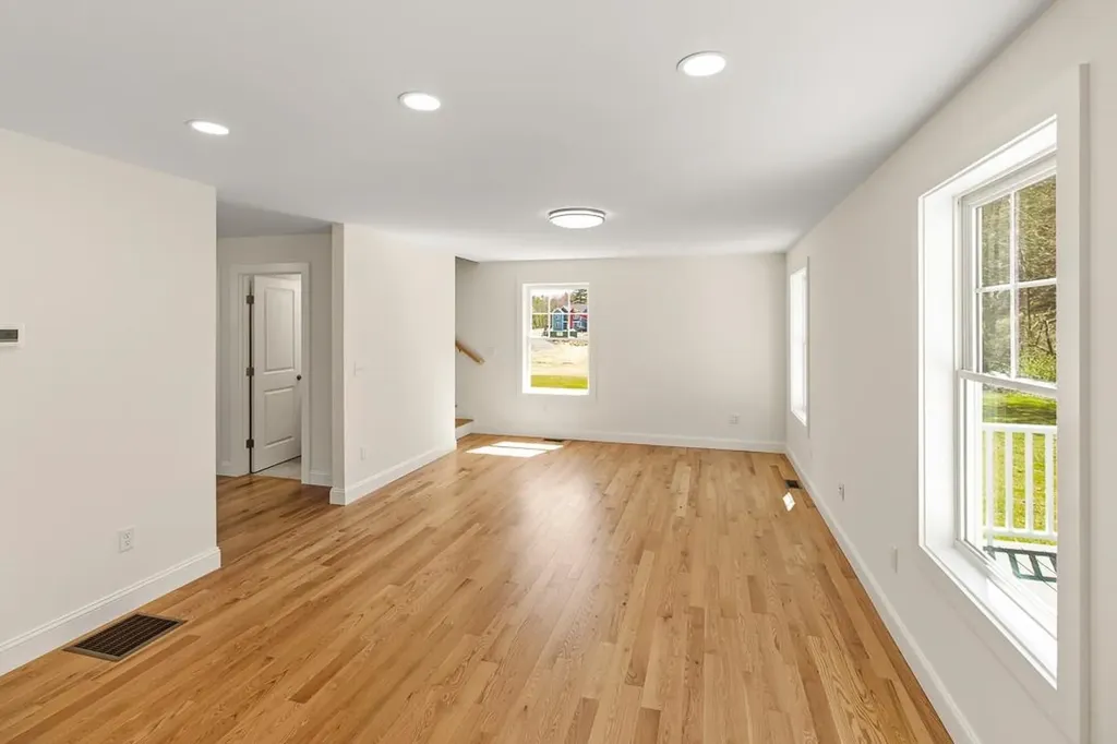 28 Pebble Court Barrington NH 03825