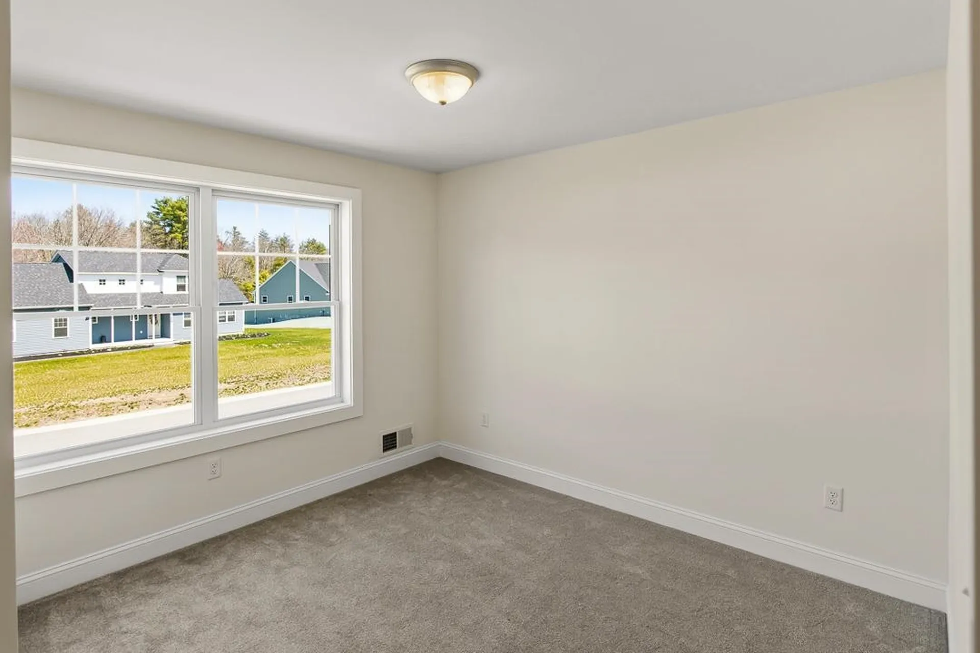 28 Pebble Court Barrington NH 03825