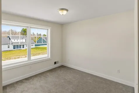 28 Pebble Court Barrington NH 03825