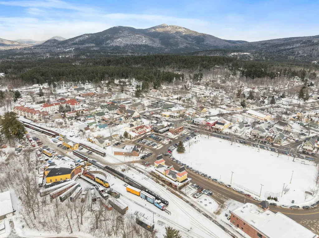 64 O'keefe Circle Conway NH 03860