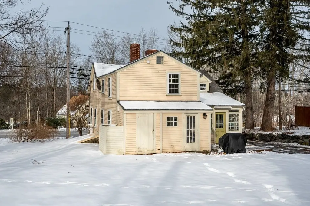 47 Newmarket Road Durham NH 03824