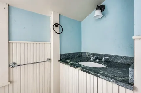 47 Newmarket Road Durham NH 03824