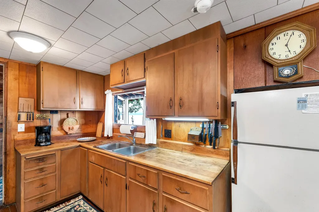 47 Pot O Beans Road Moultonborough NH 03254