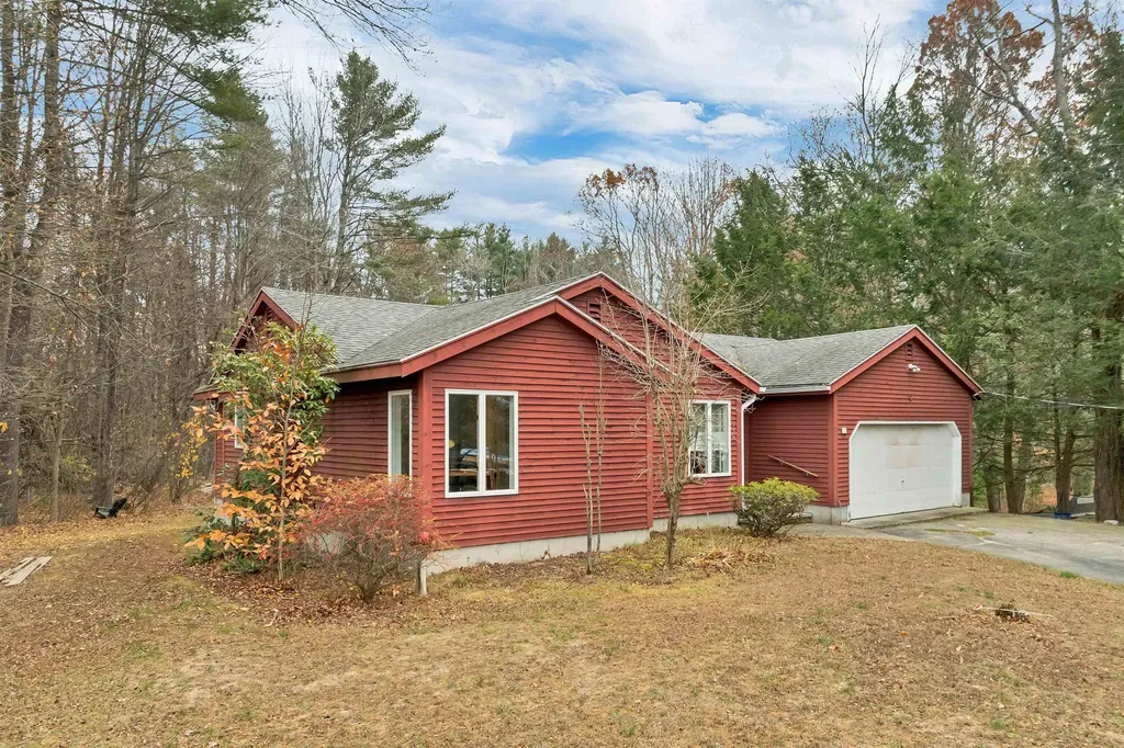 12 Highland Terrace Wolfeboro NH 03894