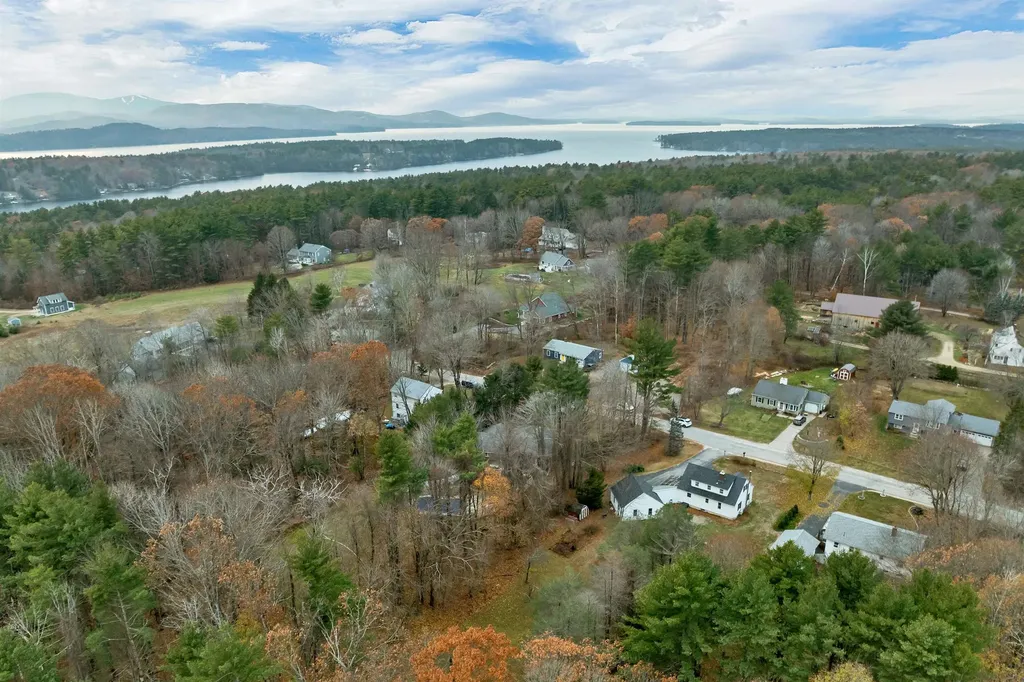 12 Highland Terrace Wolfeboro NH 03894