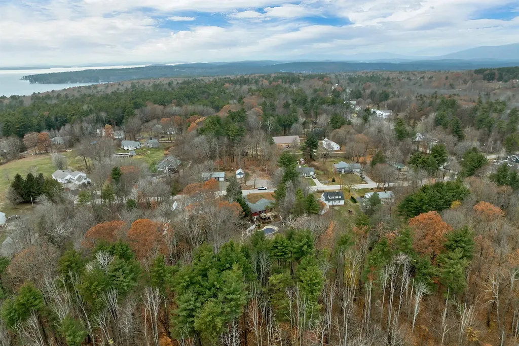 12 Highland Terrace Wolfeboro NH 03894