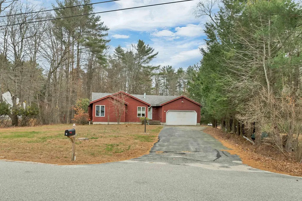 12 Highland Terrace Wolfeboro NH 03894