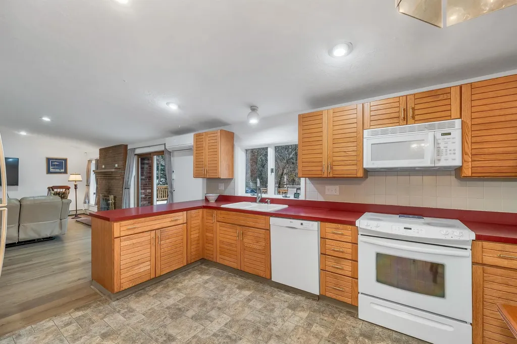 12 Highland Terrace Wolfeboro NH 03894