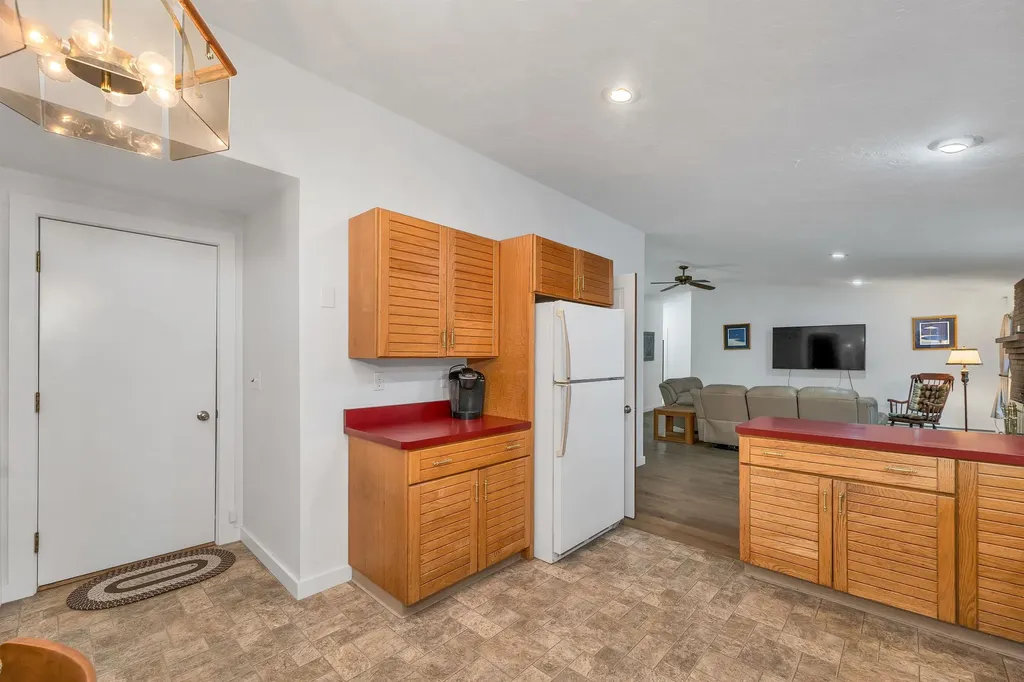 12 Highland Terrace Wolfeboro NH 03894