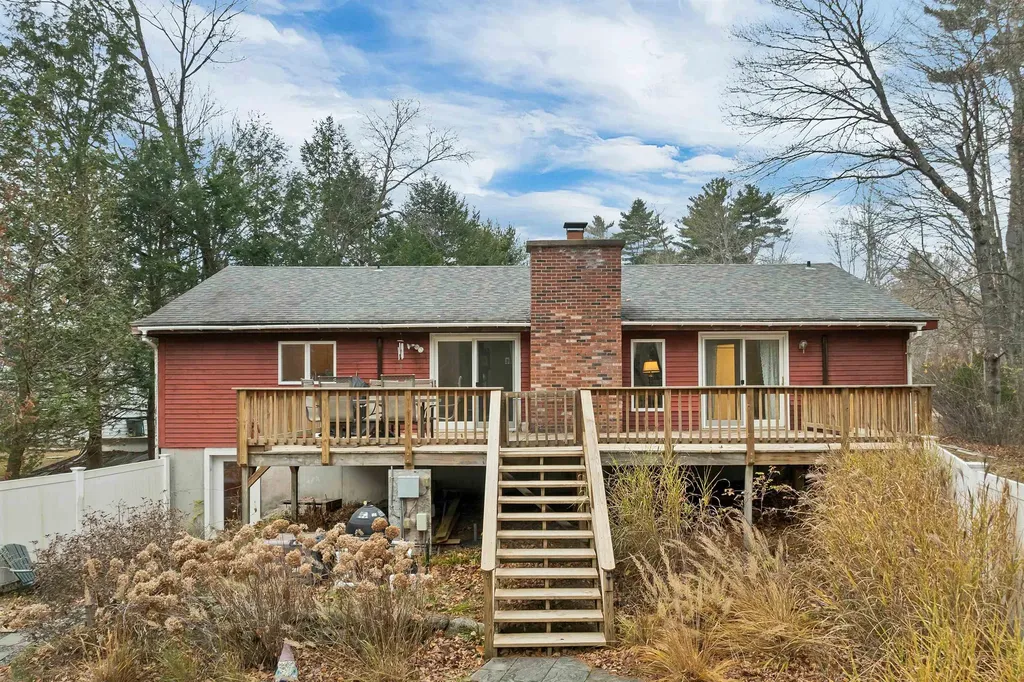 12 Highland Terrace Wolfeboro NH 03894