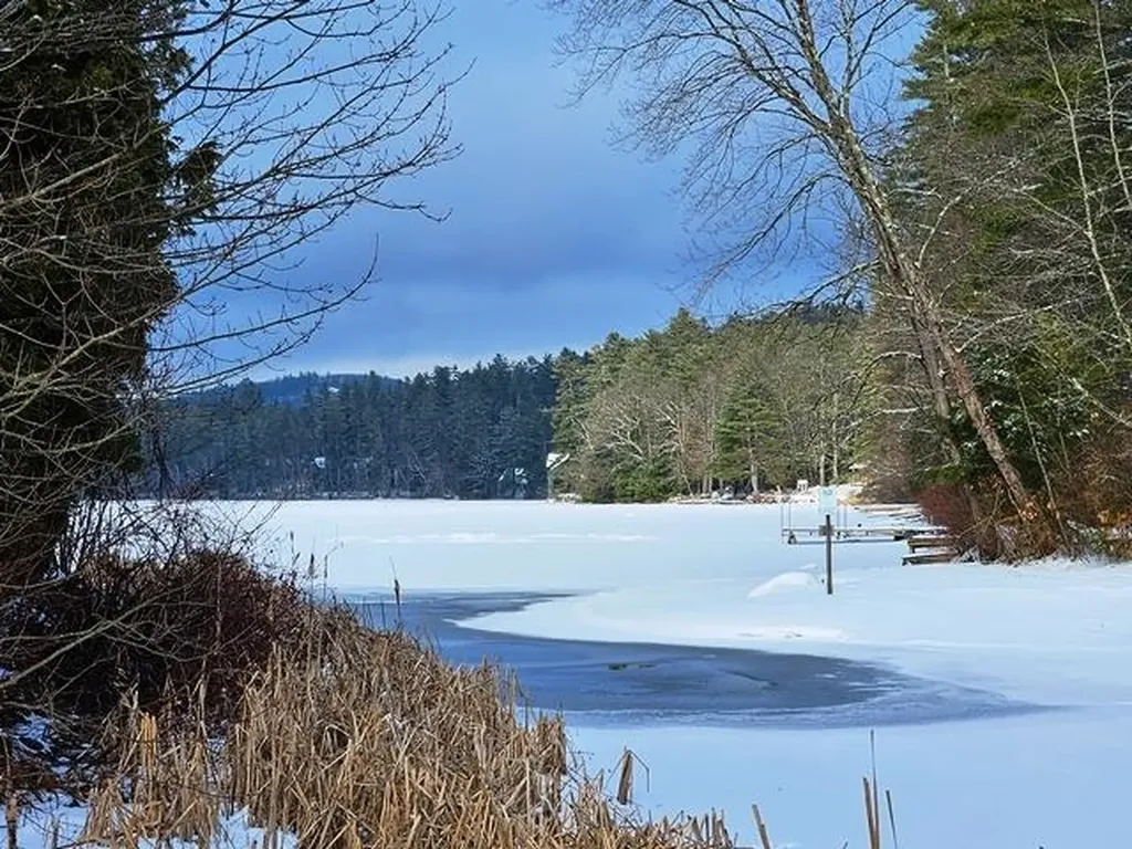 35 West Shore Road Swanzey NH 03446