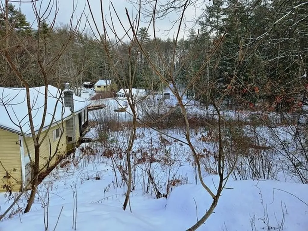 35 West Shore Road Swanzey NH 03446