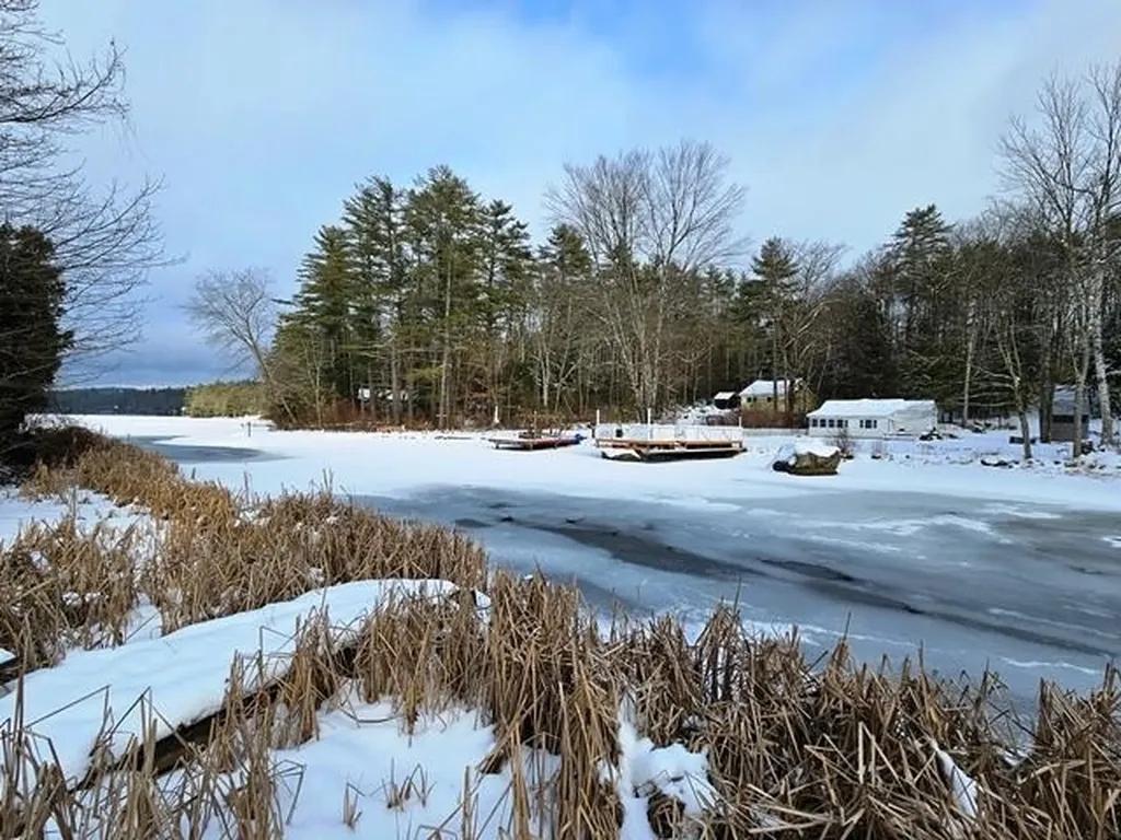 35 West Shore Road Swanzey NH 03446