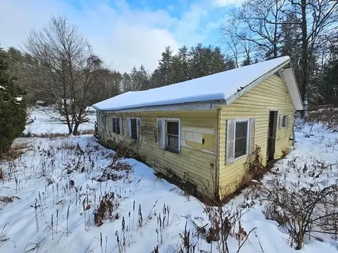 35 West Shore Road Swanzey NH 03446