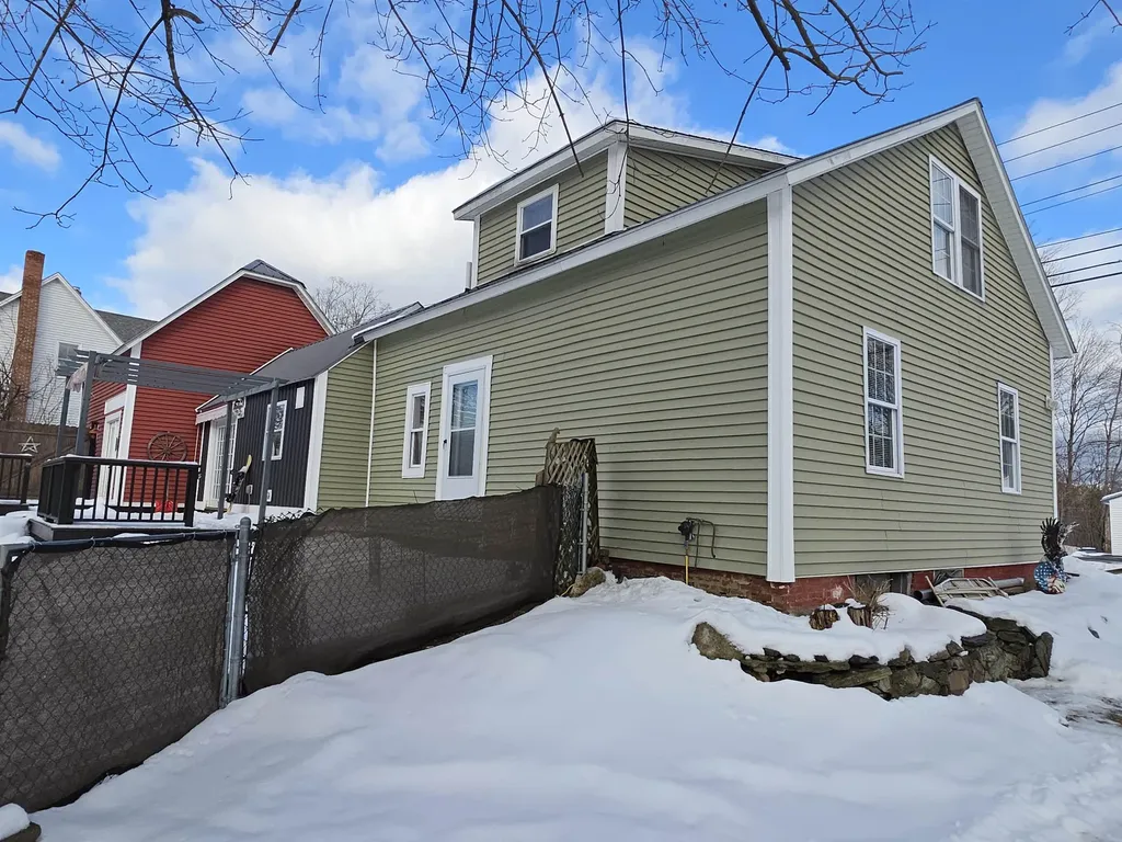 147 South Street Springfield VT 05156